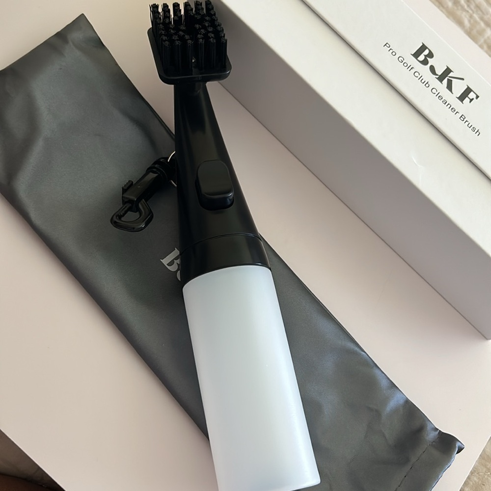 Golf Club Cleaner Brush Buit-in Anti-Leak Bottle & Case / BRAND NEW